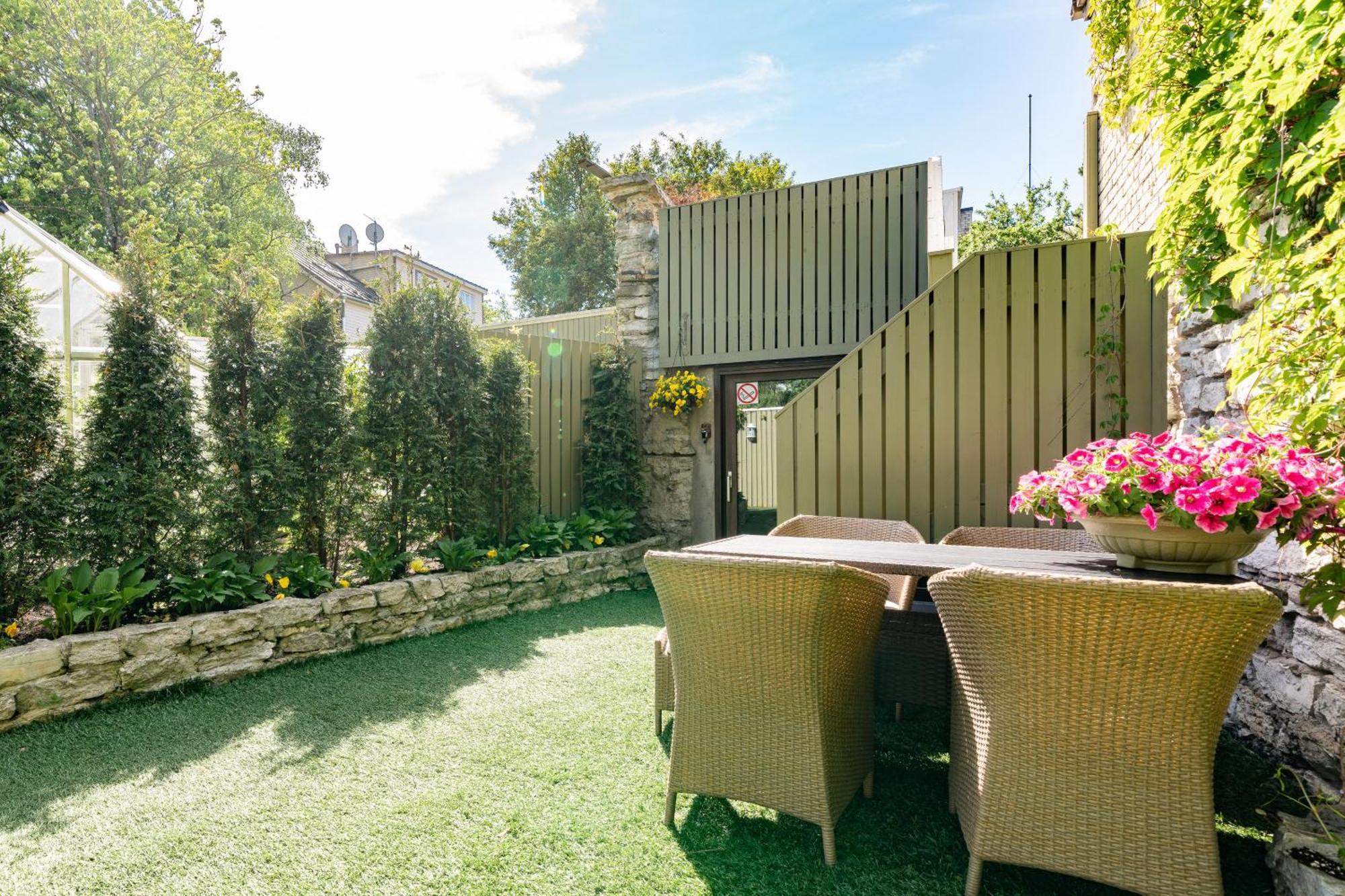 City Center Garden Camping Tallinn Bagian luar foto
